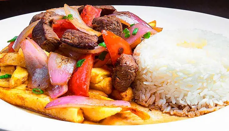 Lomo Saltado con Sabor a Wok Ahumado